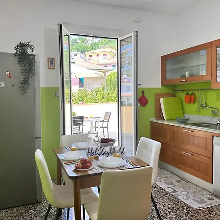 La Casa Gialla Di Paola By World *