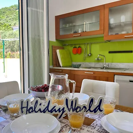 La Casa Gialla Di Paola By World شقة