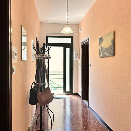 شقة La Casa Gialla Di Paola By World *